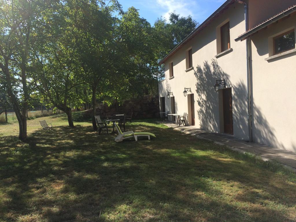 La Ferme Aux Biches Bed & Breakfast Commelle-Vernay Ngoại thất bức ảnh
